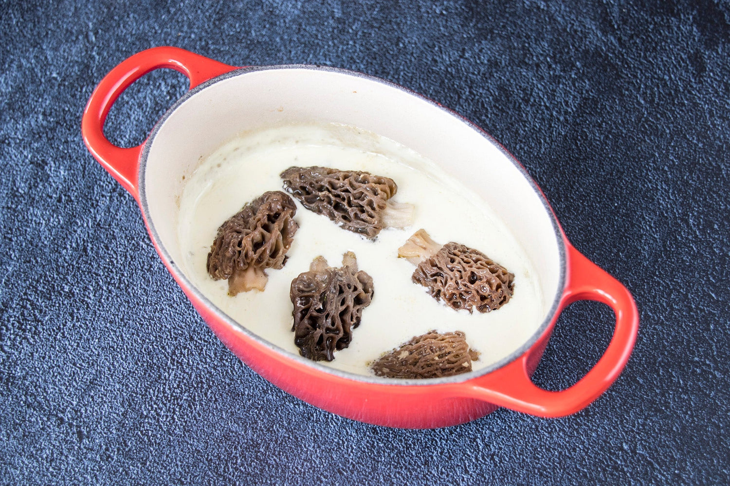 Morilles farcies au foie gras à la crème