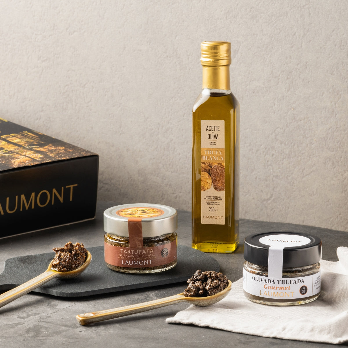 COFFRET EXPERIENCE TRUFFÉE – Huile à la Truffe Blanche + Tartufata + Olivade à la Truffe